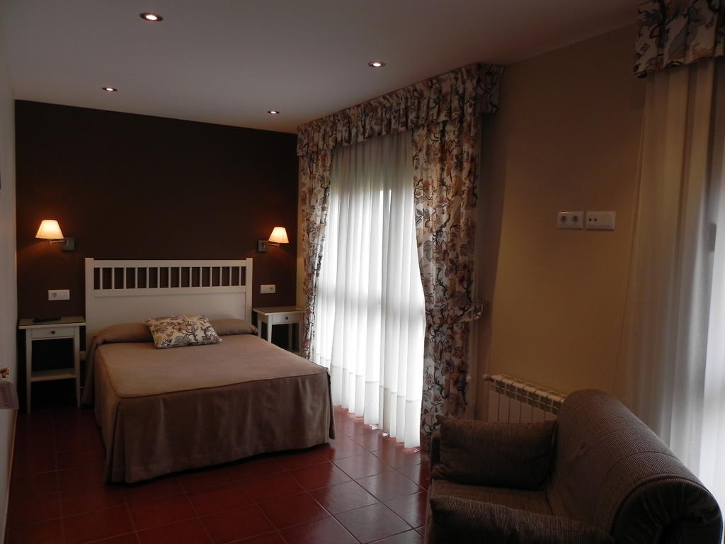 Hospederia Los Pinos Hotel Llanes Room photo